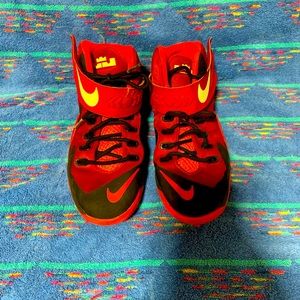 Nike-Youth Lebron Soldiers Basketball Shoes